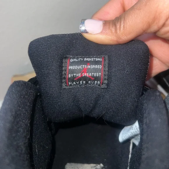 Air Jordan 11 Retro Bred - Picture 7 of 10